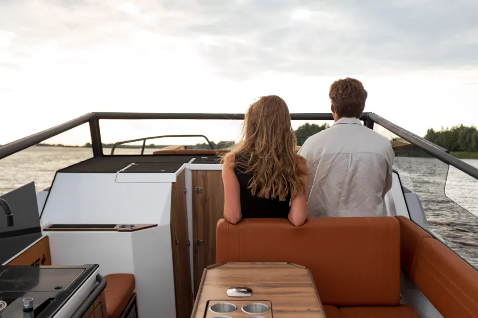 searene-745-space-plus-stern-seat-relax-008.webp