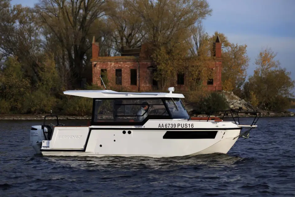 Катер SEARENE 815 HardTop, экстерьер, боковой профиль