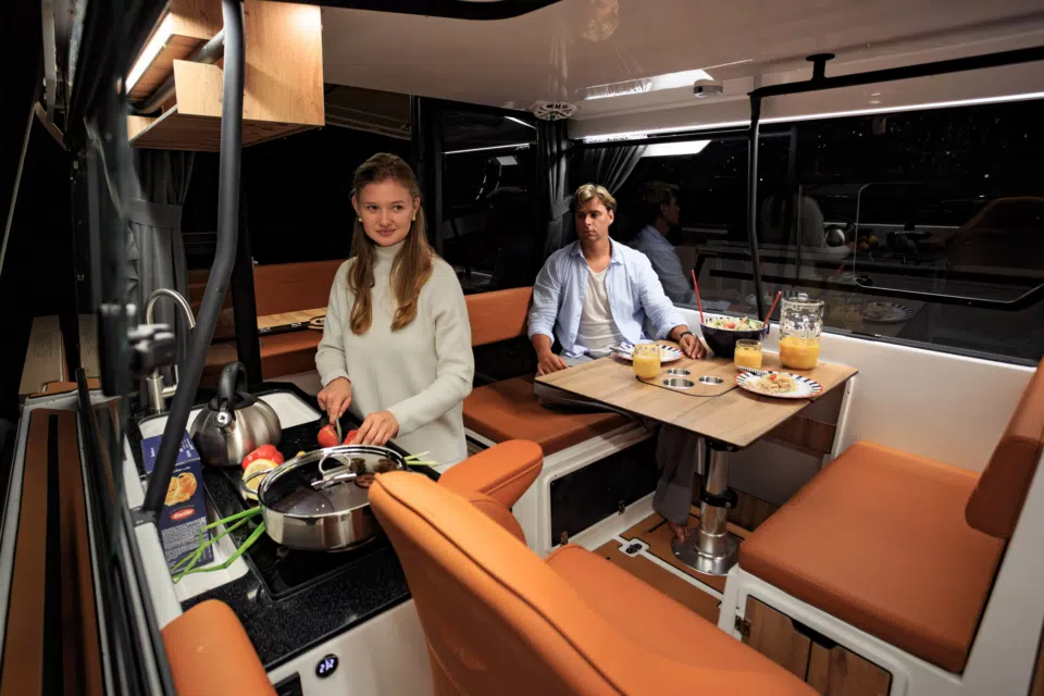 searene-745-interior-dinette-009.webp