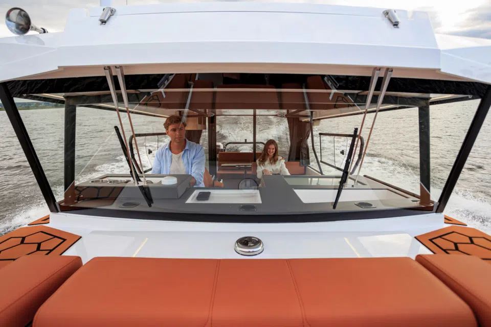 searene-745-cabin-cruiser-dashboard-007.webp